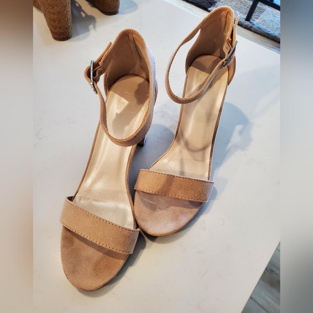 Simple nude heels